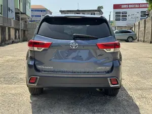 Toyota Highlander Limited 4x4 V6 (3.5L 6cyl 8A) 2018 Blue