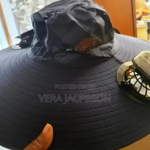 2 in 1 Solar Fan Hat. Can Also Be Changed With Light. Mini Hand Fan