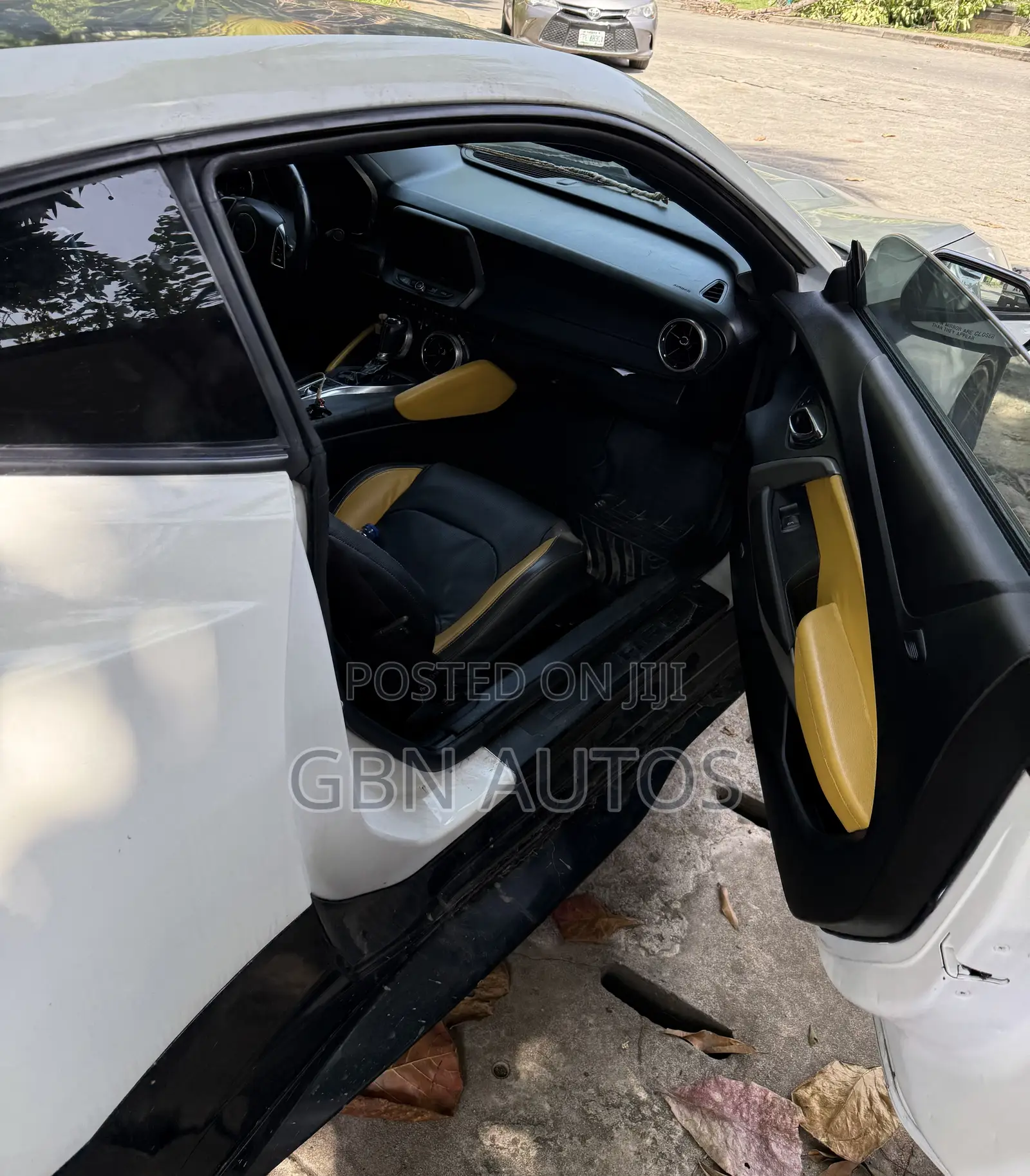 Chevrolet Camaro 2017 White