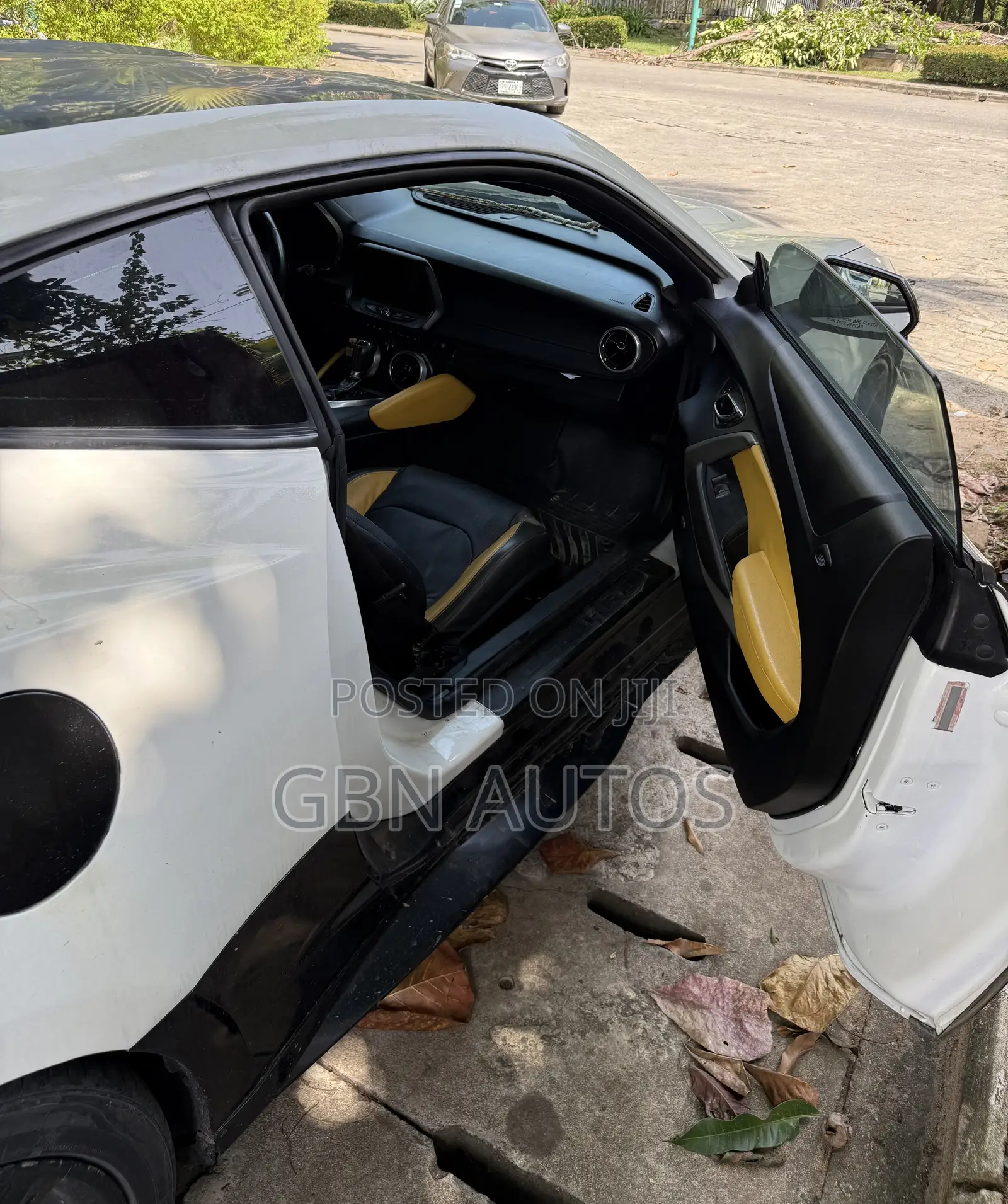 Chevrolet Camaro 2017 White