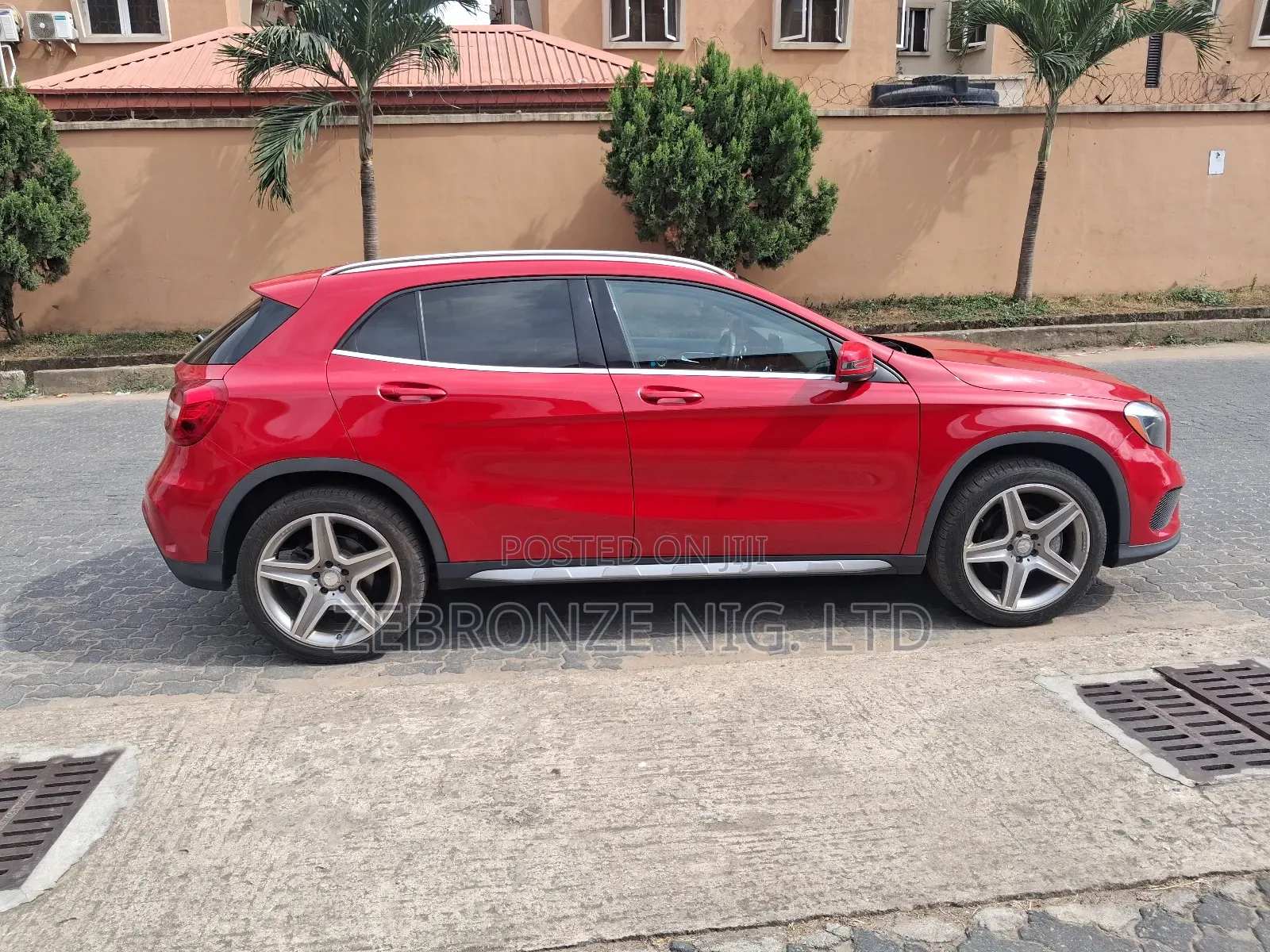 Mercedes-Benz GLA-Class 2016 Red