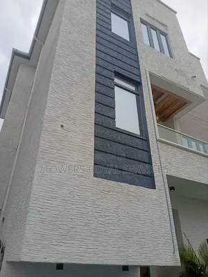 5bdrm Duplex in Off Ado Road, Badore for sale
