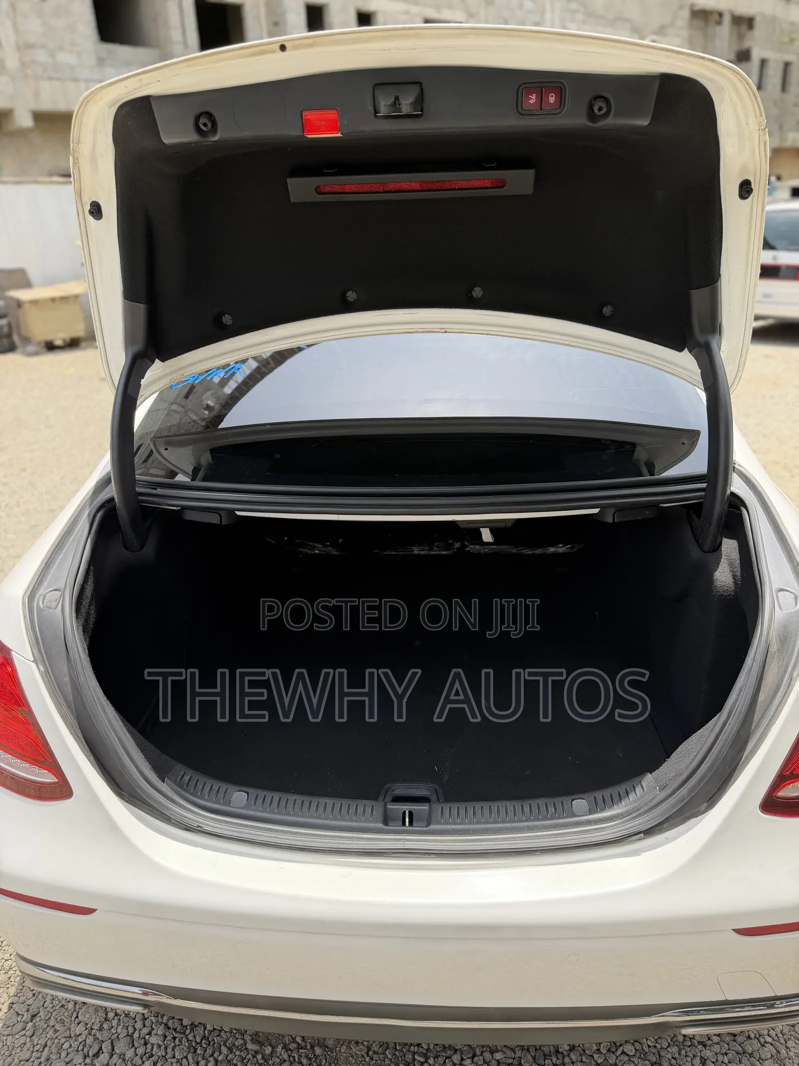 Mercedes-Benz E300 2018 White