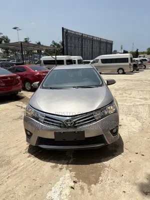 Toyota Corolla LE 4dr Sedan (1.8L 4cyl CVT) 2016