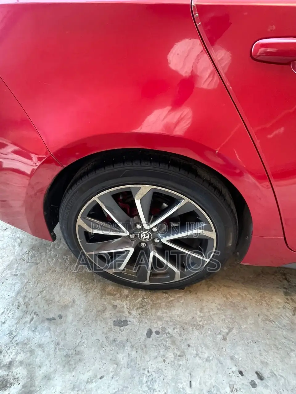 Toyota Corolla SE 2021 Red
