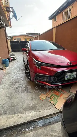 Toyota Corolla SE 2021 Red