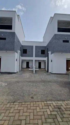 4bdrm Duplex in Kolapo Ishola Gra, Basorun for sale