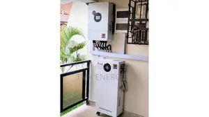 Srne 10kva Inverter With 16kwh Lithium Battery and 9 Panels