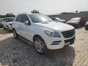 Mercedes-Benz M Class ML350 4MATIC 4dr SUV AWD (3.5L 6cyl 7A) 2015