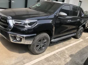 New Toyota Hilux 2024 Black