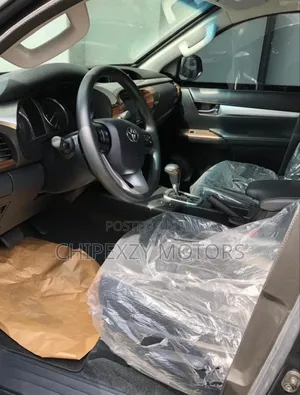 New Toyota Hilux 2024 Black