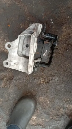 Gear Sitting Ford Explorer 013