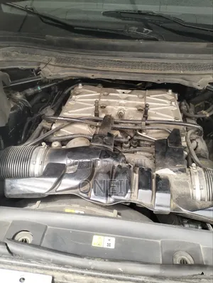 Range Rover Supercharged Engine: V8
