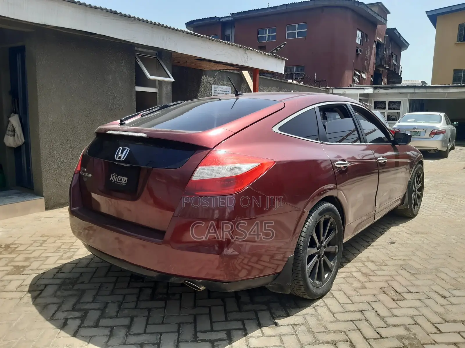 Honda Crosstour 2011 Red