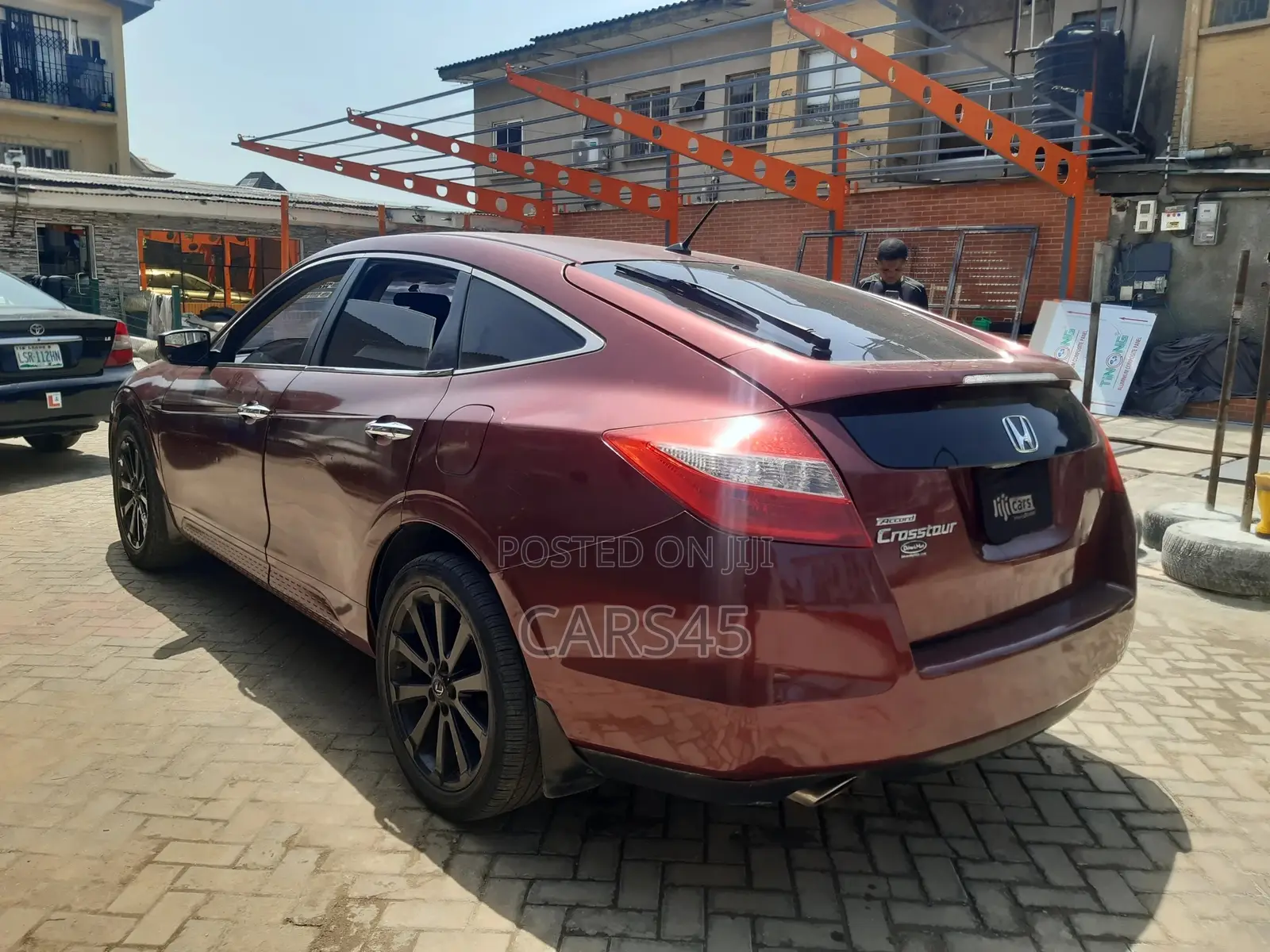Honda Crosstour 2011 Red