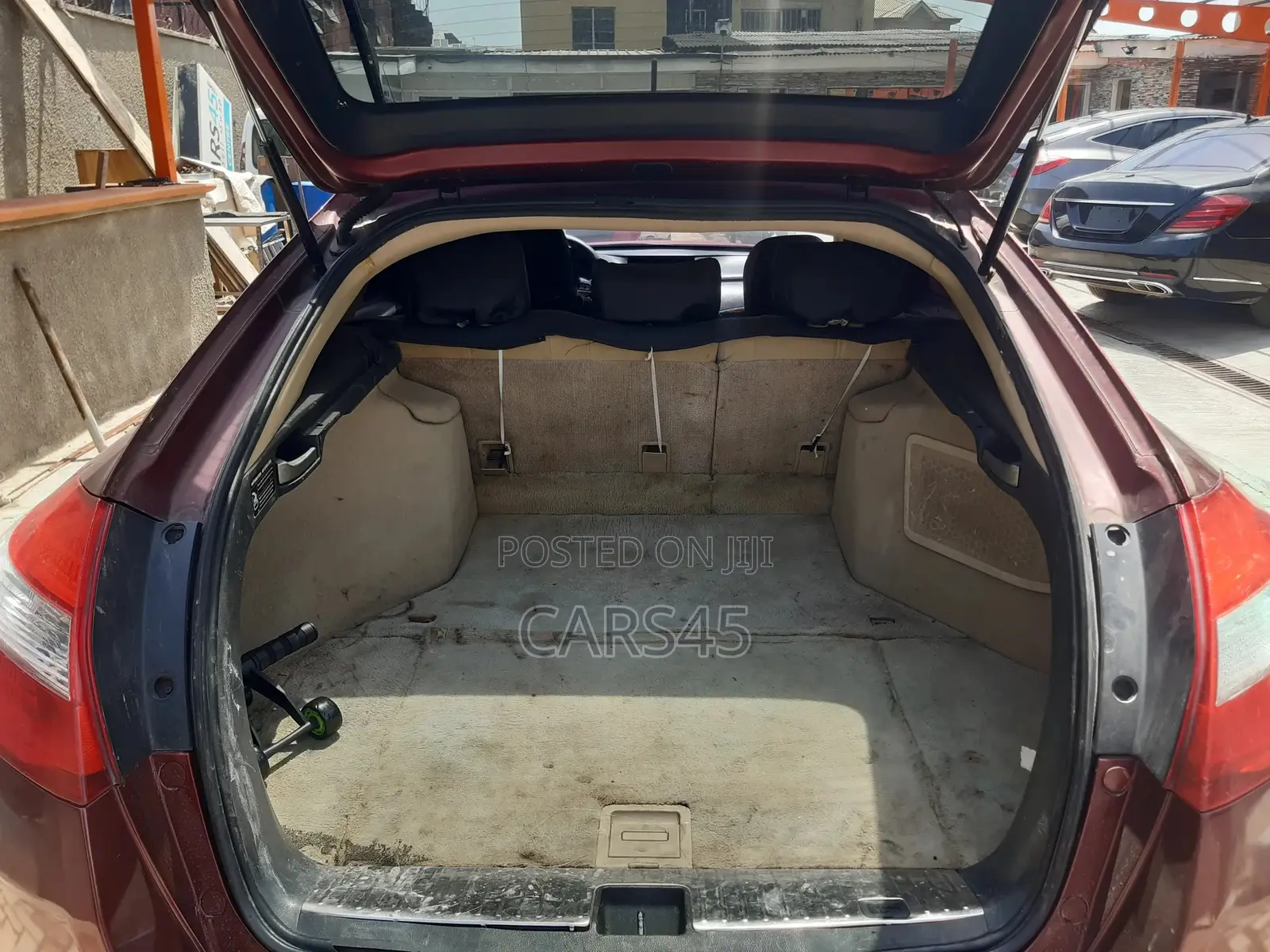 Honda Crosstour 2011 Red