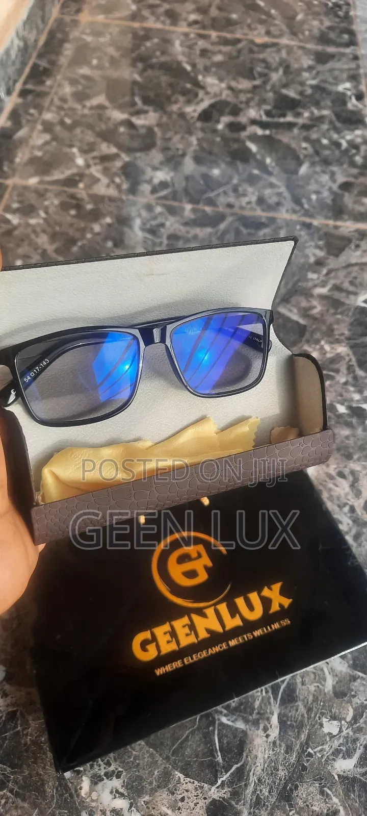 2-in-1 Smart Glass - Photochromic + Blue Light Blocking Glasses