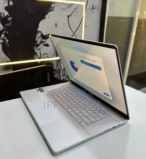 Laptop Asus ROG Zephyrus G16 32GB Intel Core Ultra 9 SSD 2T