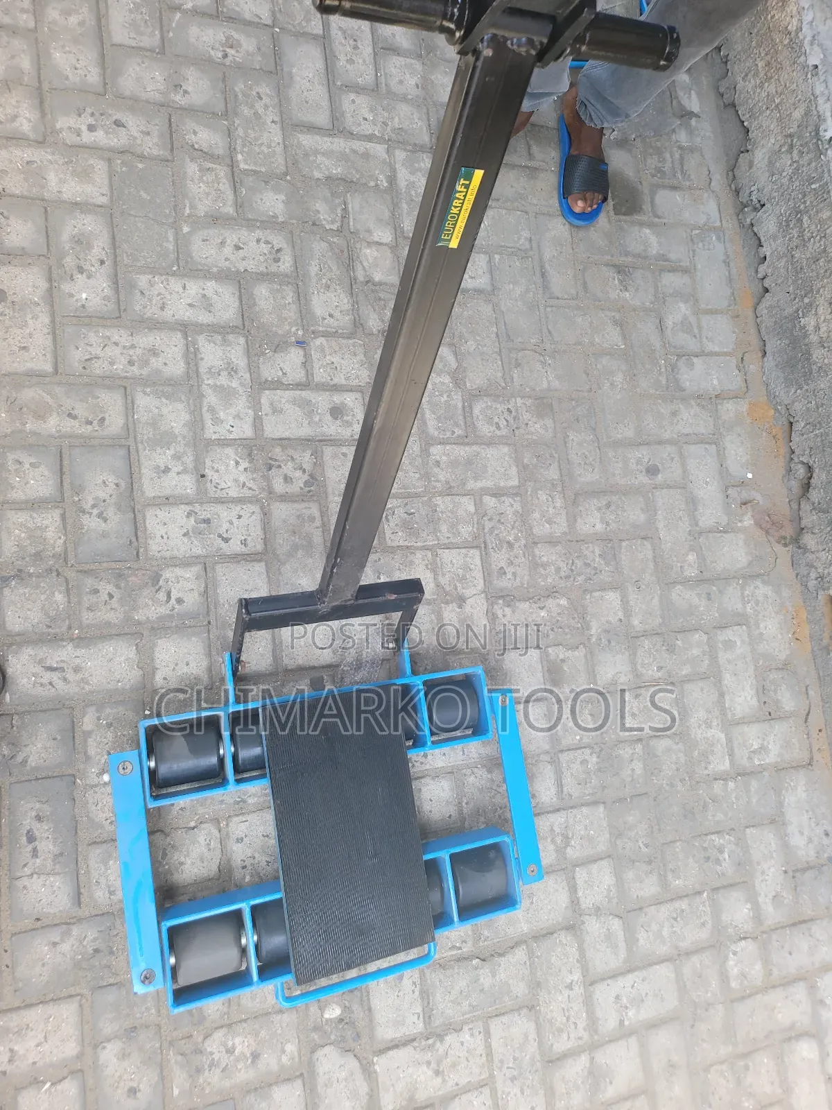 Steerable Skate Roller