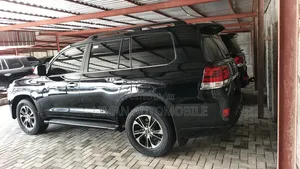 Toyota Land Cruiser 5.7 V8 VXR 2020 Black