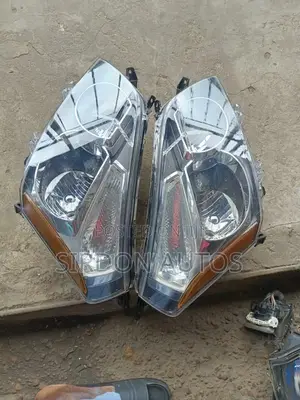 Headlamp Pontiac Vibe 2009-2012