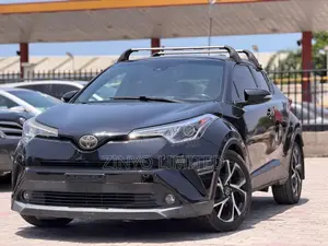 Toyota C-HR XLE FWD Sport Utility (2.0L 4cyl 2AM) 2018 Black