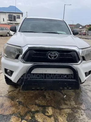 Toyota Tacoma 2015 White