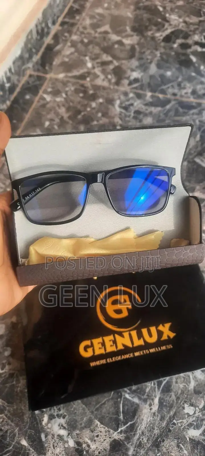 2-in-1 Smart Glass - Photochromic + Blue Light Blocking Glasses
