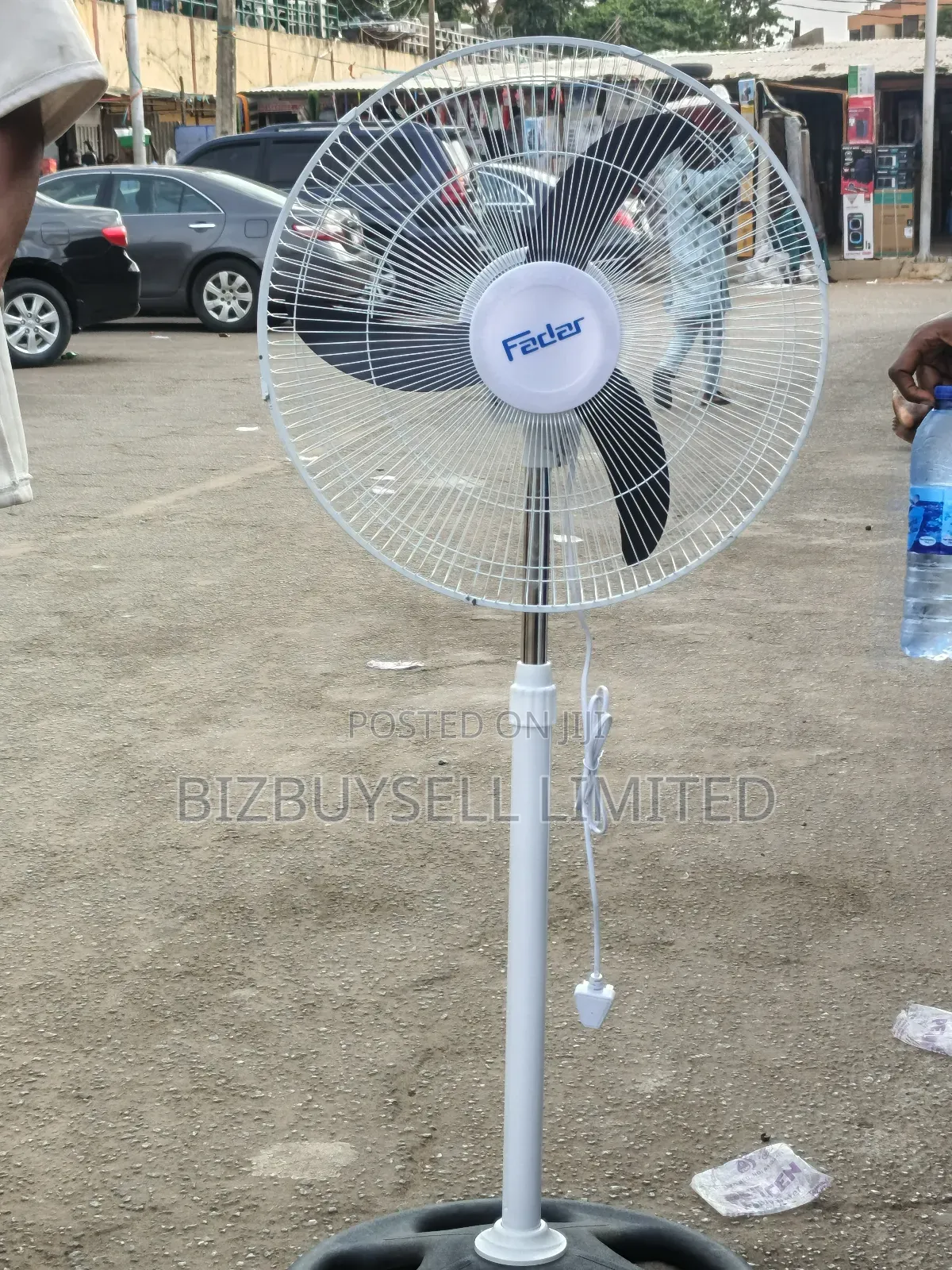 18" Inches Fadar Standing Fan.