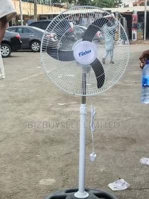 18" Inches Fadar Standing Fan.