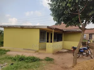 Furnished 8bdrm Apartment in Ikorodu for sale