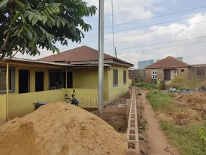 Furnished 8bdrm Apartment in Ikorodu for sale