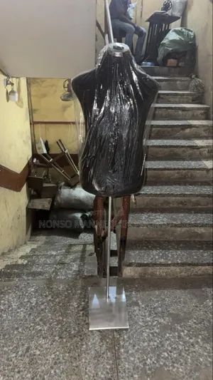 Male Body Form With Square Metal Base for sale - Nonso MANNEQUINS World ...