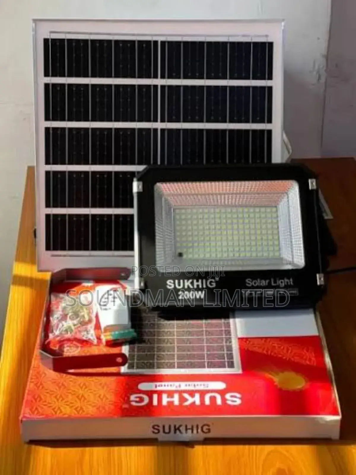 200w Sukhig Solar Floodlight With Solar Panel