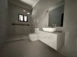 3bdrm Apartment in Lekki Phase 1 for rent
