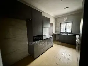3bdrm Apartment in Lekki Phase 1 for rent