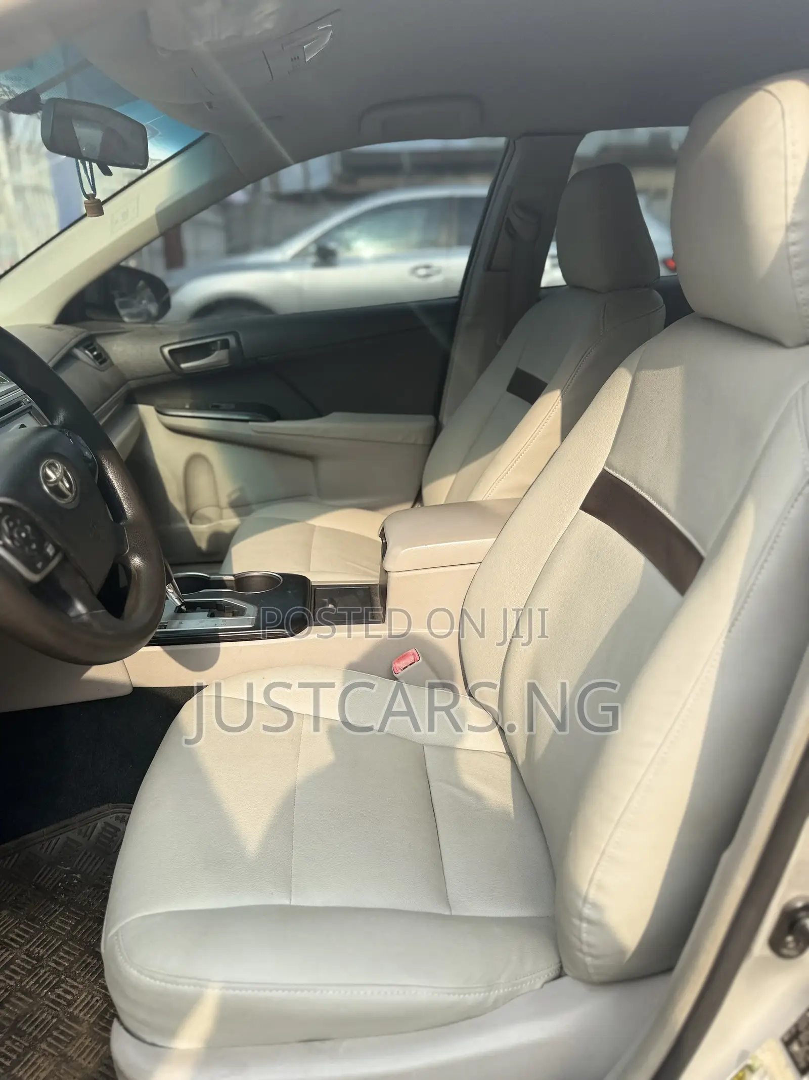 Toyota Camry 2014 Silver