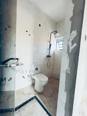 3bdrm Apartment in Olapade Estate, Ibadan for rent