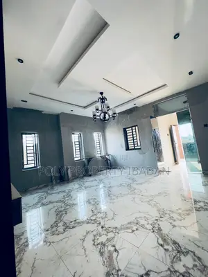 3bdrm Apartment in Olapade Estate, Ibadan for rent