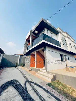 3bdrm Apartment in Olapade Estate, Ibadan for rent
