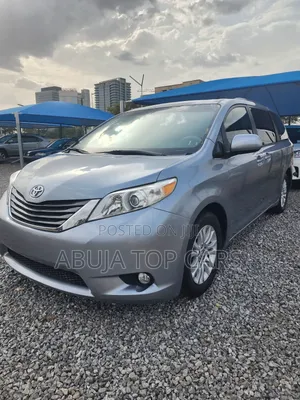 Toyota Sienna Limited 7 Passenger 2011 Silver