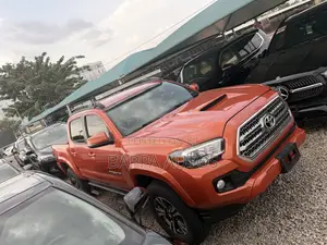 Toyota Tacoma 2017 Orange