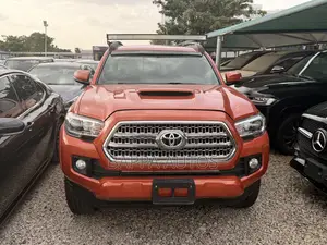 Toyota Tacoma 2017 Orange