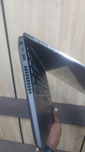 Laptop Dell Latitude 5401 8GB Intel Core i7 SSD 256GB