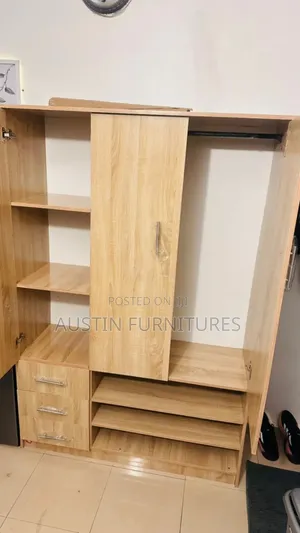 Superbullous 4 by 6 Wardrobe