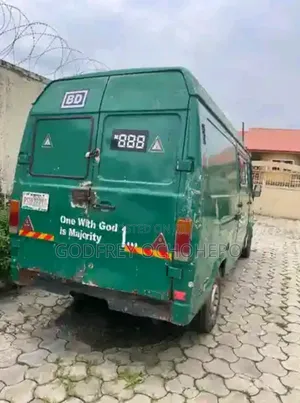 Mercedes-Benz Sprinter 1999 Green