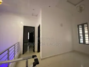 4bdrm Duplex in Chevron for rent