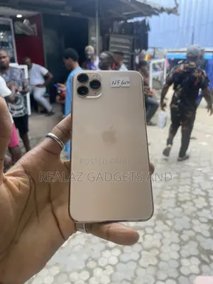 Apple iPhone 11 Pro Max 64 GB Gold