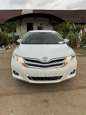 Toyota Venza XLE FWD 2013 White