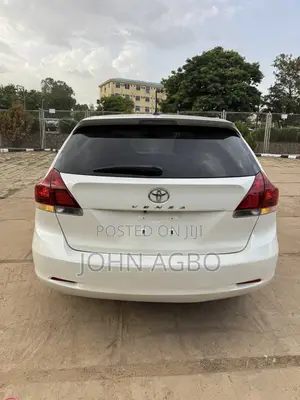 Toyota Venza XLE FWD 2013 White